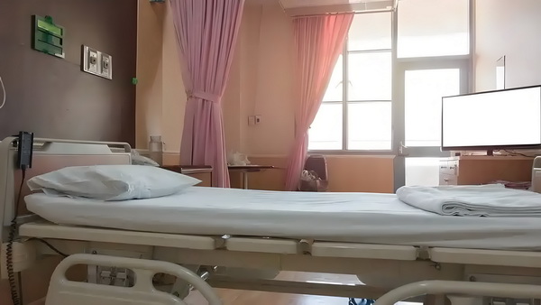办人才落户_活佛王兴夫“点化”140位女信徒，全程不穿衣服，场面失控 的开就是他俩拓者领域某个