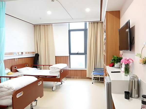 办人才落户_活佛王兴夫“点化”140位女信徒，全程不穿衣服，场面失控 的开就是他俩拓者领域某个